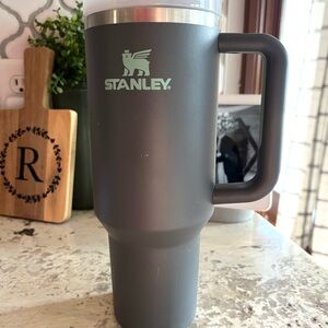 40oz Stanley Quencher Tumbler (New)